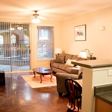 Downtown Dallas Beautiful Poolside Apartment Exteriér fotografie